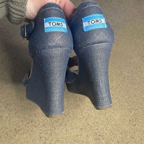 TOMS Sienna Metallic Denim Strappy Wedge Sandals NEW sz 6.5 - Picture 6 of 12
